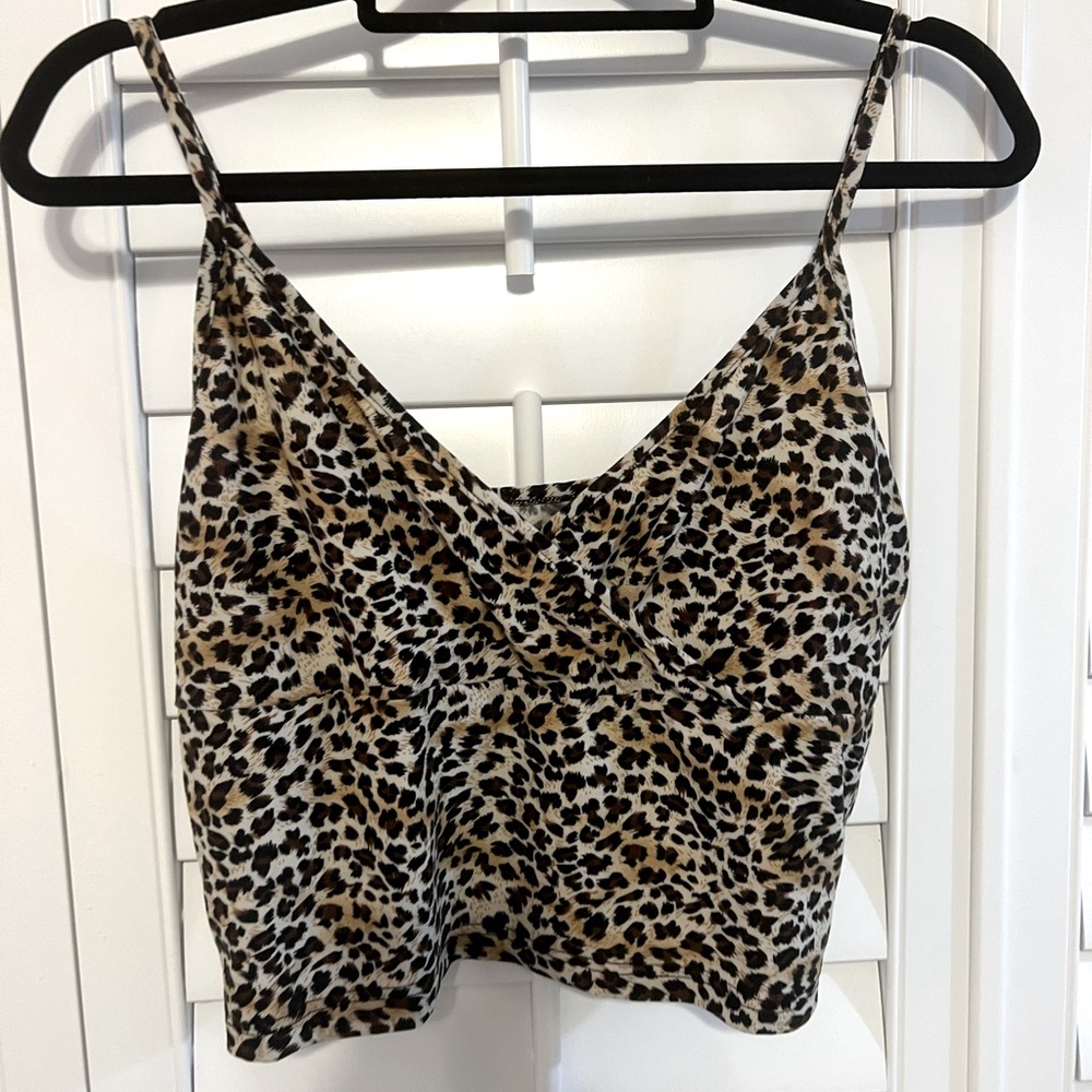Leopard Crop Top!